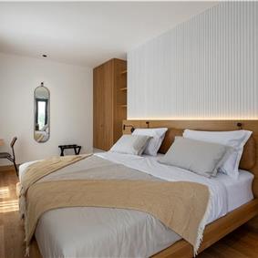 4-Bedroom Luxury Villa with Heated Pool, Ciovo near Trogir – Sleeps 8